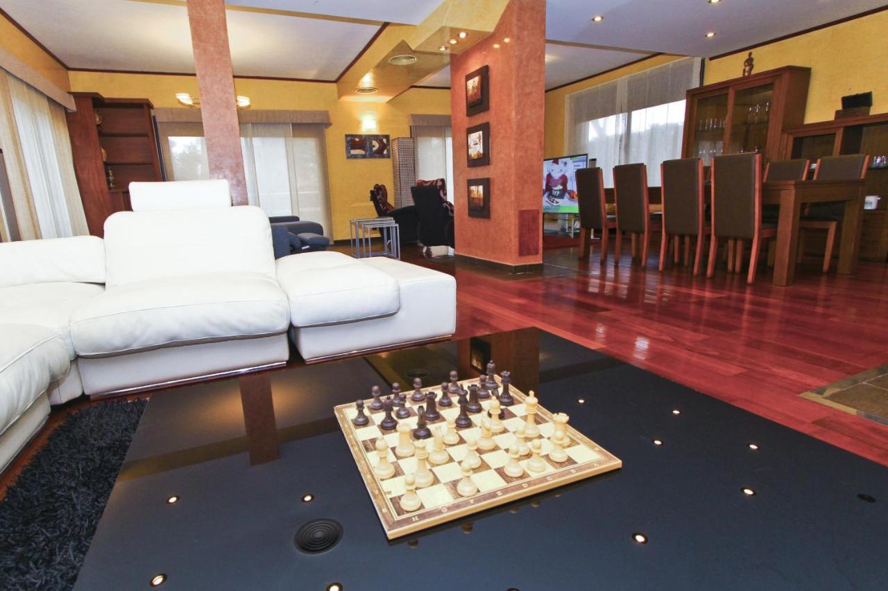 New Play Lake Villa Salou Luaran gambar