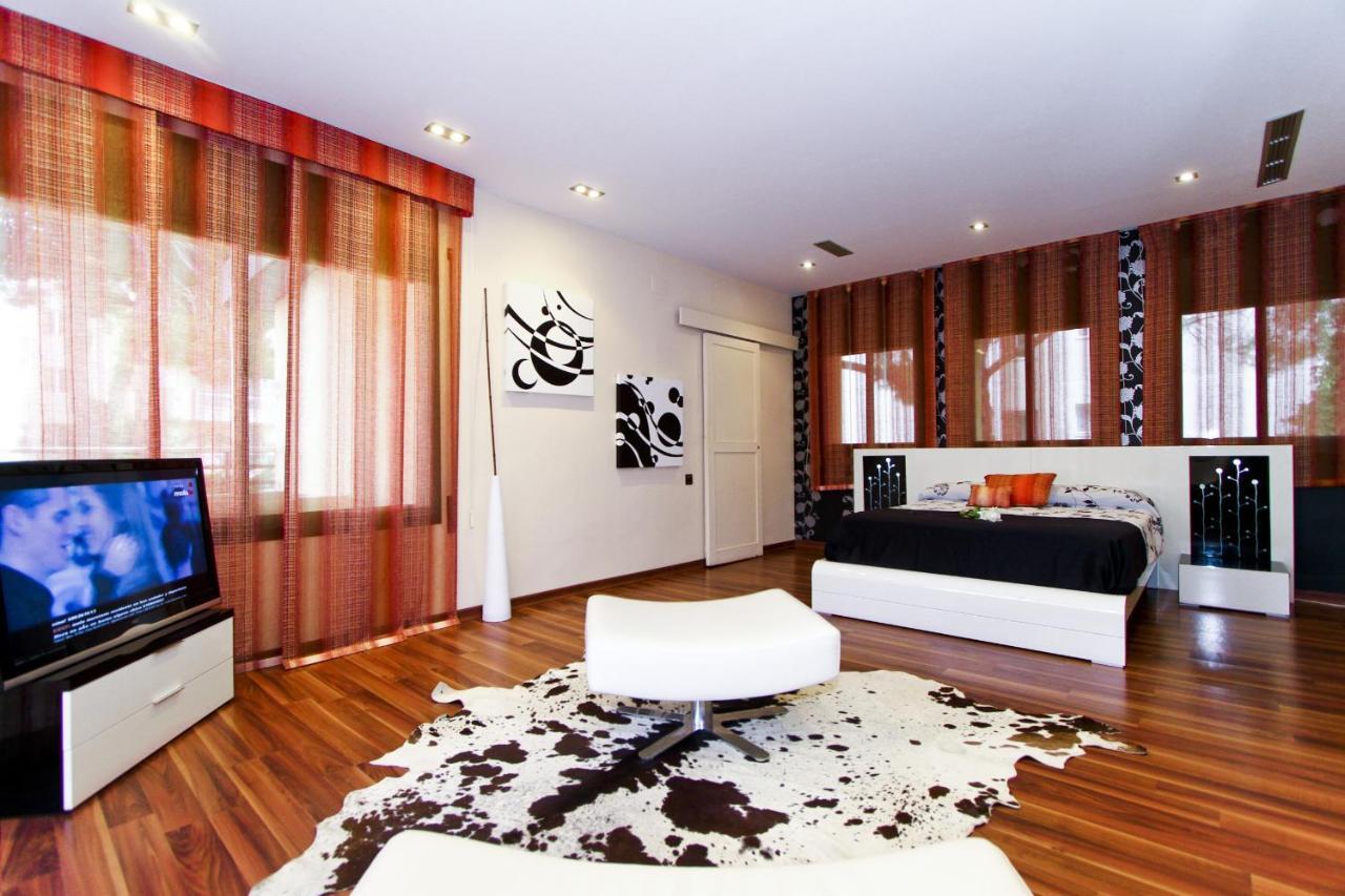 New Play Lake Villa Salou Luaran gambar